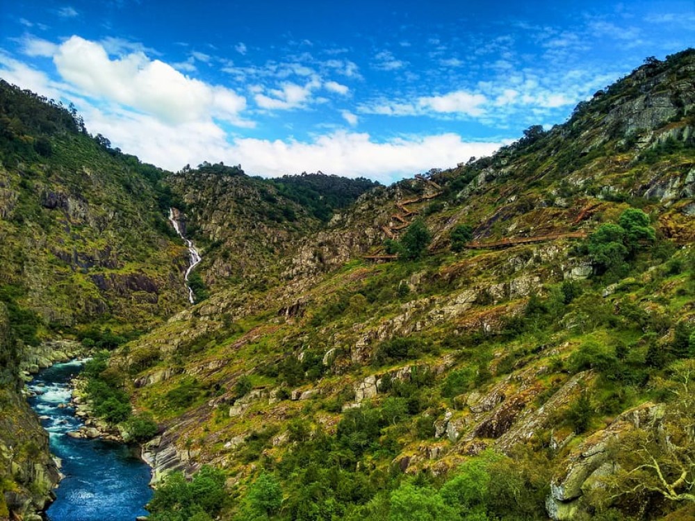 From Porto: Aveiro, Paiva Walkways and Arouca 516 Footbridge | ®ExcursionMania