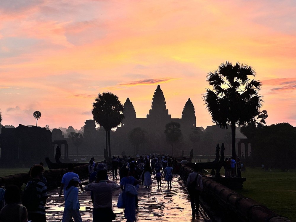 Half-Day Angkor Sunrise & 3 Main Temples Tour Private Vehicles | ®ExcursionMania