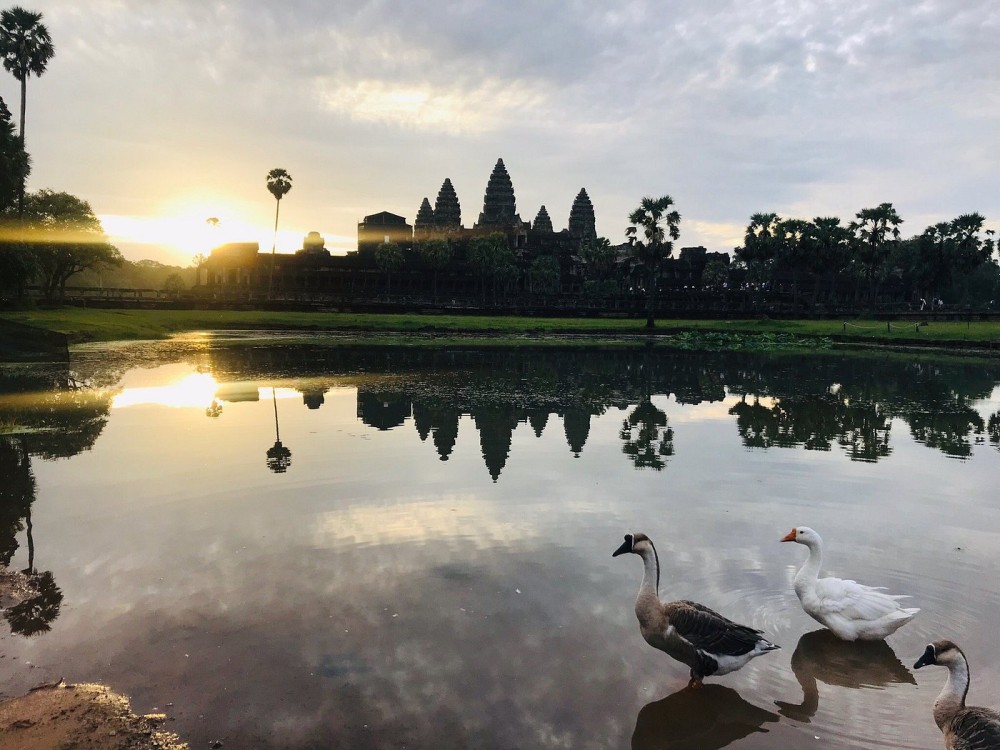 Half-Day Angkor Sunrise & 3 Main Temples Tour Private Vehicles | ®ExcursionMania