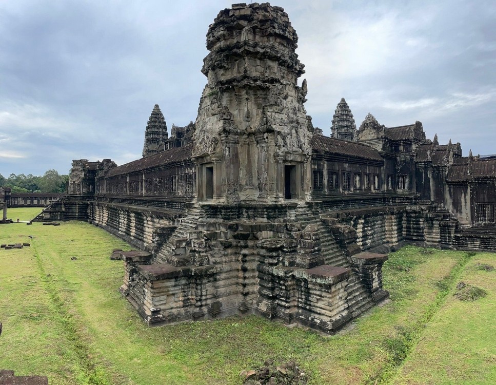 Half-Day Angkor Sunrise & 3 Main Temples Tour Private Vehicles | ®ExcursionMania