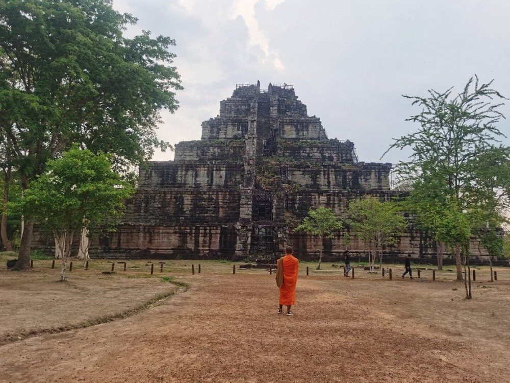 Half-Day Angkor Sunrise & 3 Main Temples Tour Private Vehicles | ®ExcursionMania