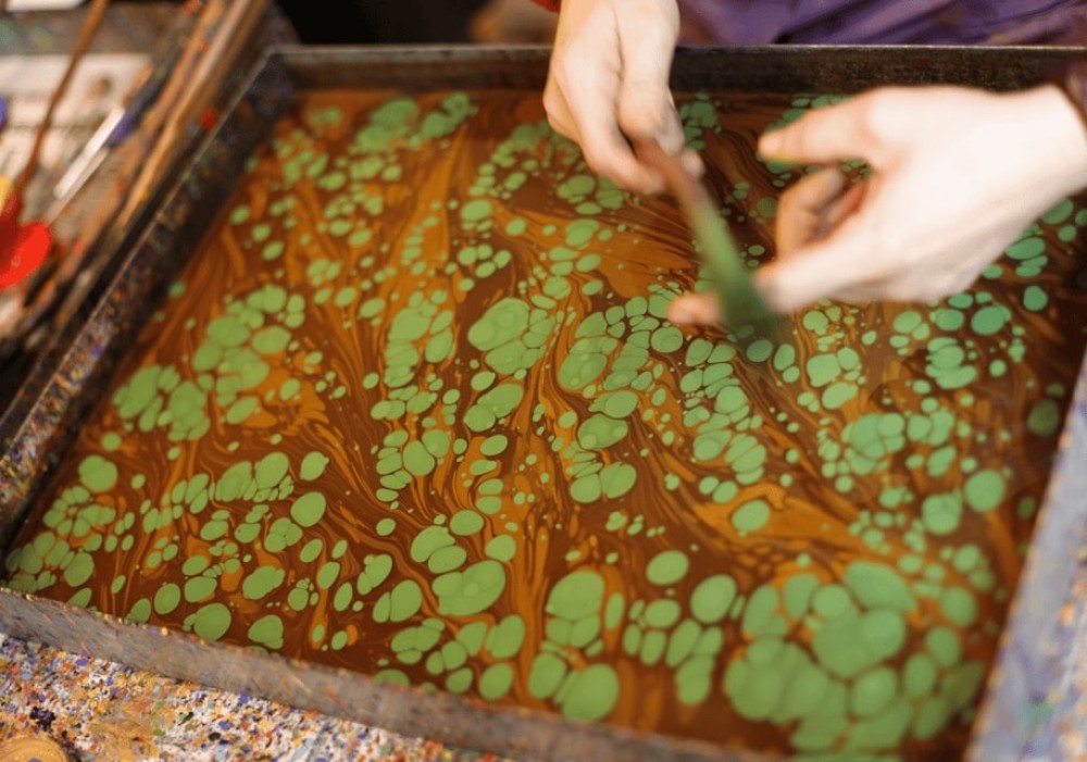 Istanbul: Marbling Art Workshop with Turkish Tea & Delights | ®ExcursionMania