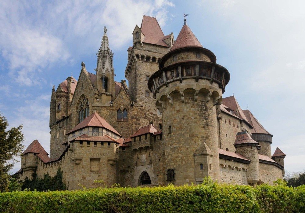 Castles around Vienna - Day Trip from Vienna and Bratislava | ®ExcursionMania