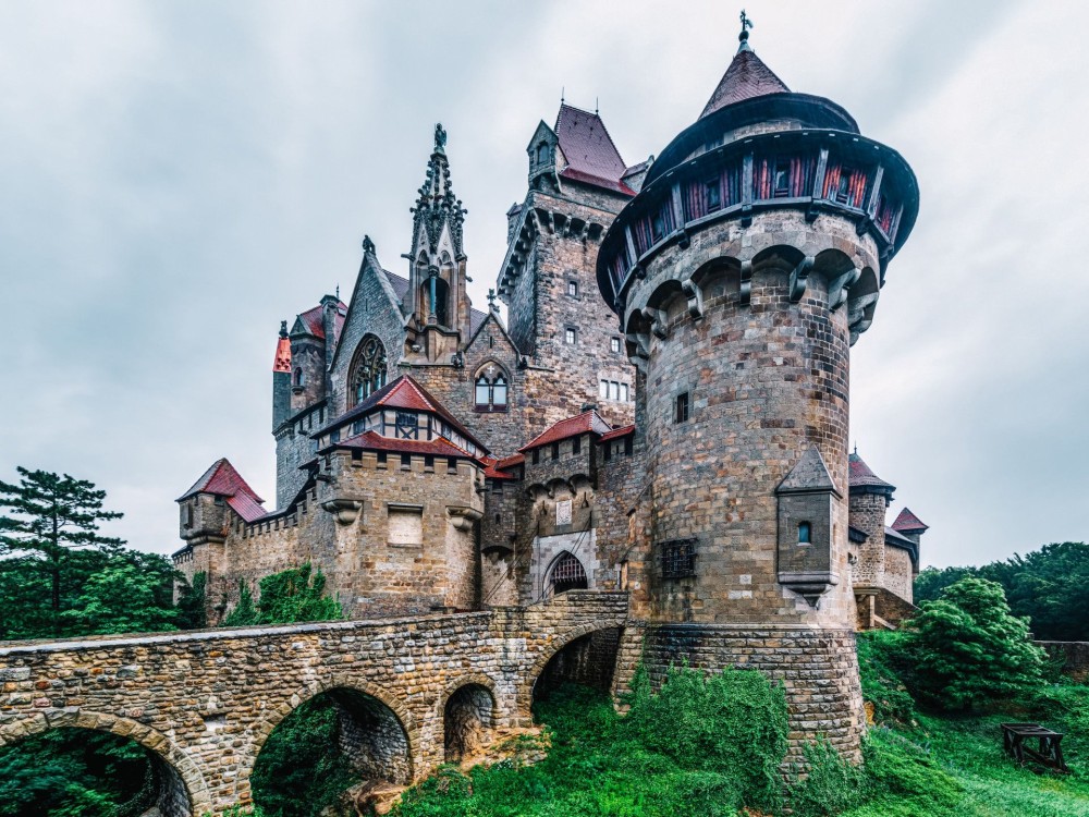 Castles around Vienna - Day Trip from Vienna and Bratislava | ®ExcursionMania