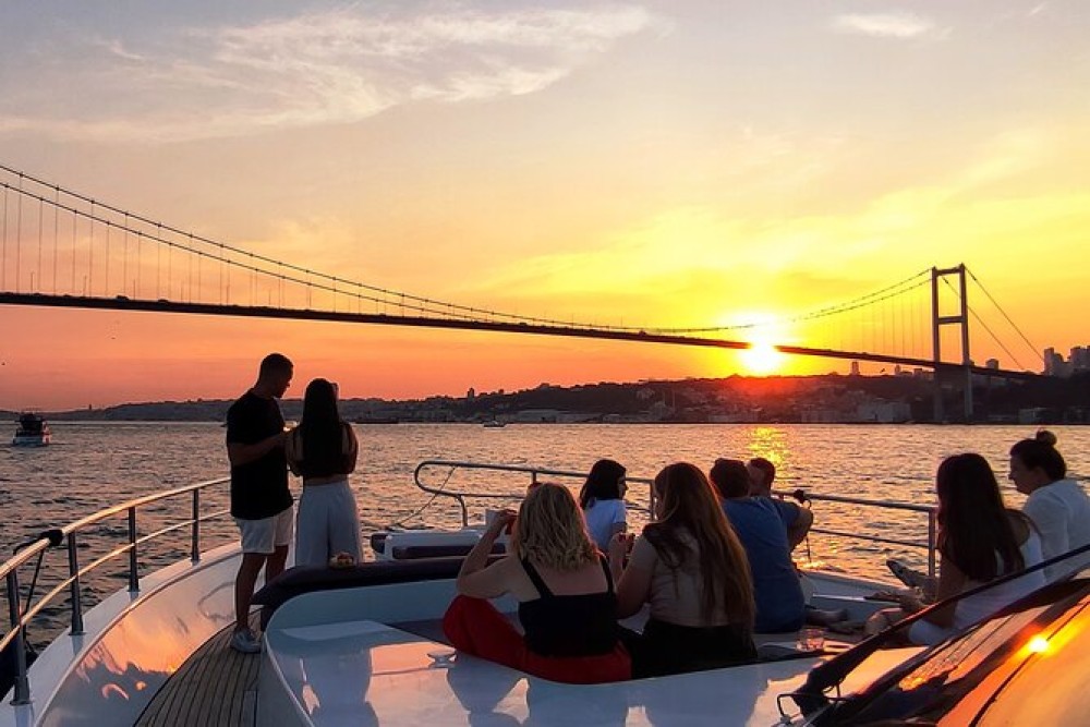 Everyday Sunset Bosphorus Tour With Tea | ®ExcursionMania