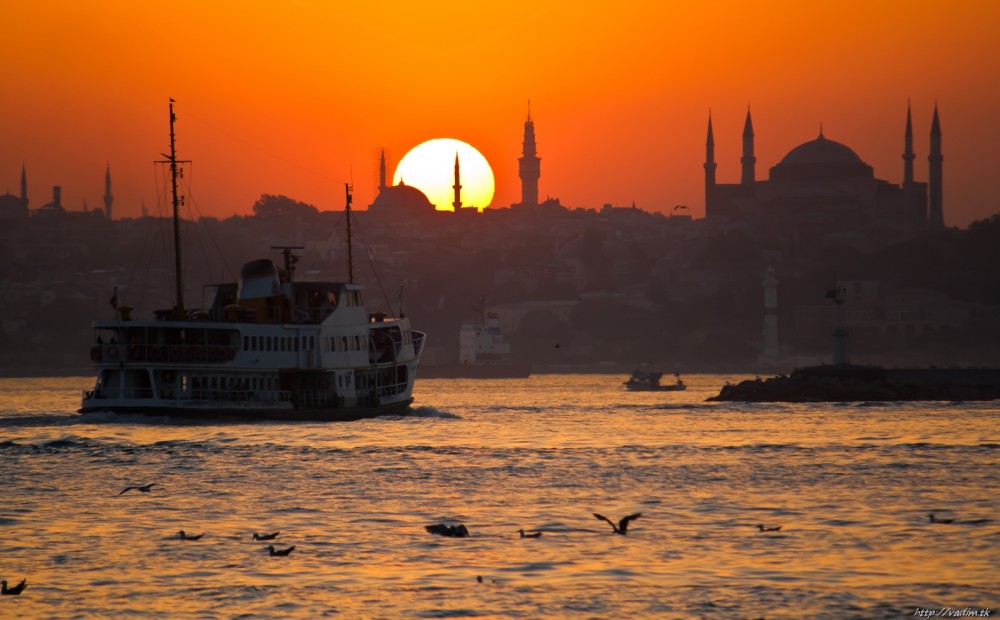 Everyday Sunset Bosphorus Tour With Tea | ®ExcursionMania