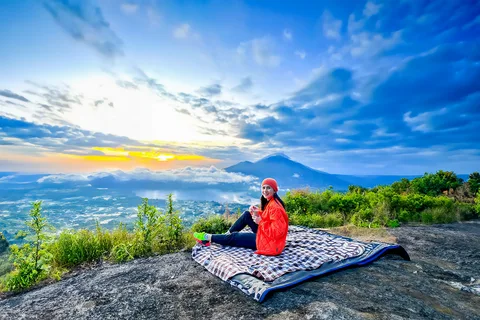Mount Batur Sunrise Trekking with Stop at paperhill Cafe | ®ExcursionMania