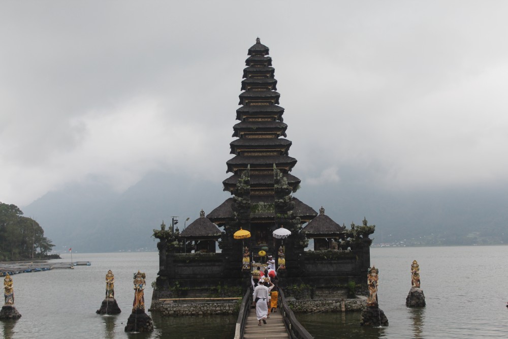 Ulun Danu Batur & Mount Batur Sunrise Day Tour with Photographer | ®ExcursionMania