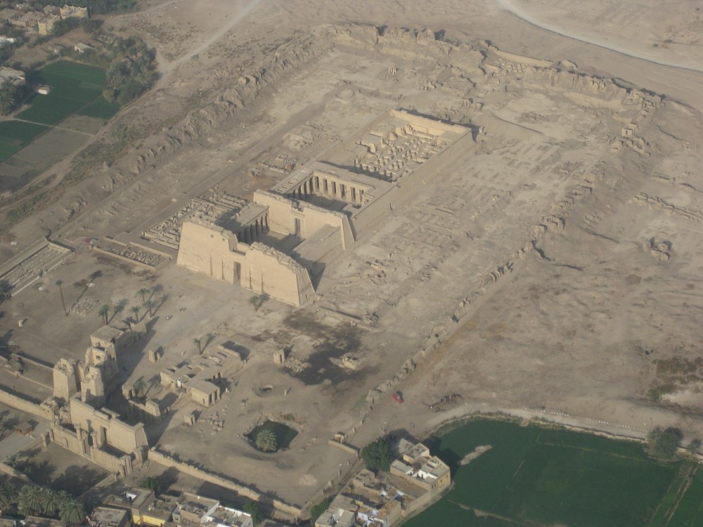 Luxor Private Tour: Medinat Habu & Valley of the Queens | ®ExcursionMania