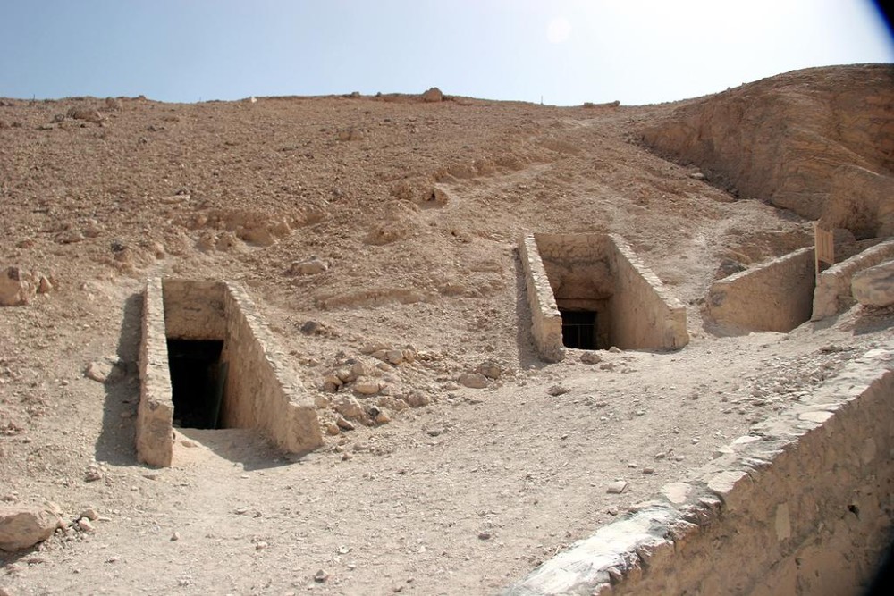 Luxor Private Tour: Medinat Habu & Valley of the Queens | ®ExcursionMania