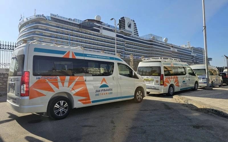 From Alexandria: Giza Pyramids Tour & Nile Lunch Cruise | ®ExcursionMania