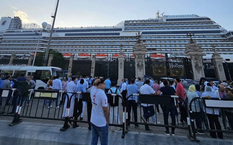 From Alexandria: Giza Pyramids Tour & Nile Lunch Cruise | ®ExcursionMania
