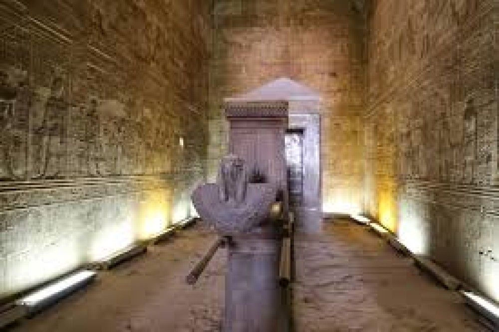 Luxor: Private Edfu and Kom Ombo Temples Tour & Lunch | ®ExcursionMania