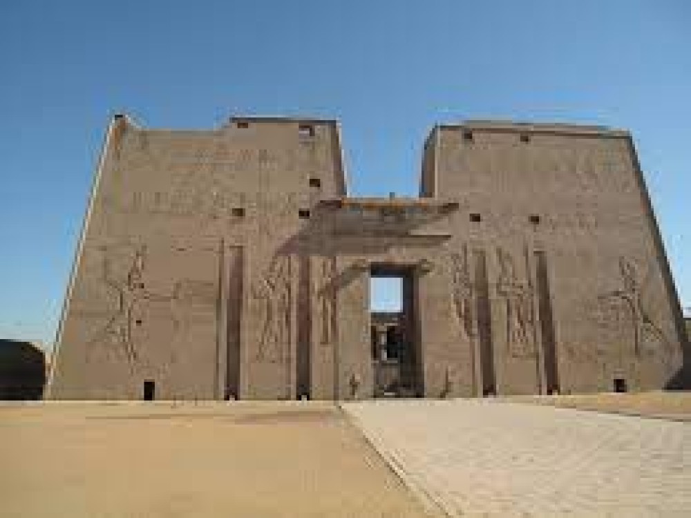Luxor: Private Edfu and Kom Ombo Temples Tour & Lunch | ®ExcursionMania