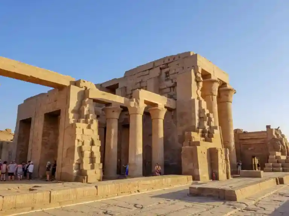 Cairo to Luxor, 8-Day Nile Cruise: Pyramids, Luxor, Aswan | ®ExcursionMania