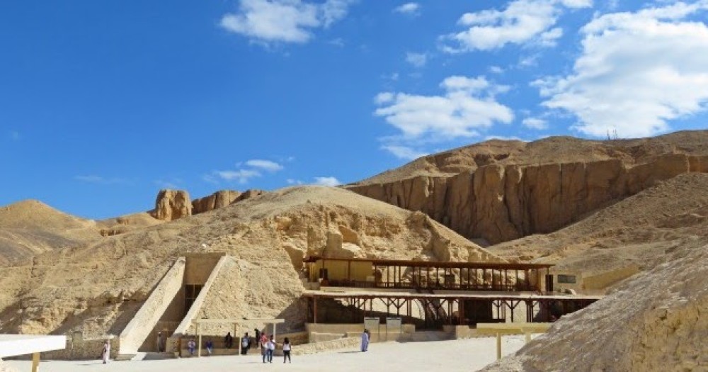 Luxor Private Day Trip from Hurghada: Hatshepsut & Karnak | ®ExcursionMania