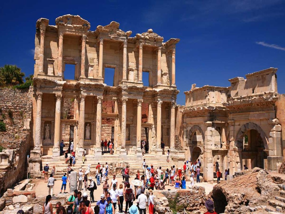 From Izmir to Ephesus: A Guided Historical Experience | ®ExcursionMania