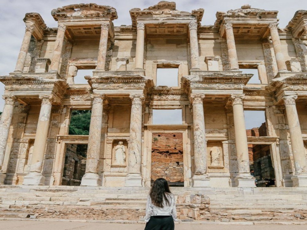 From Izmir to Ephesus: A Guided Historical Experience | ®ExcursionMania