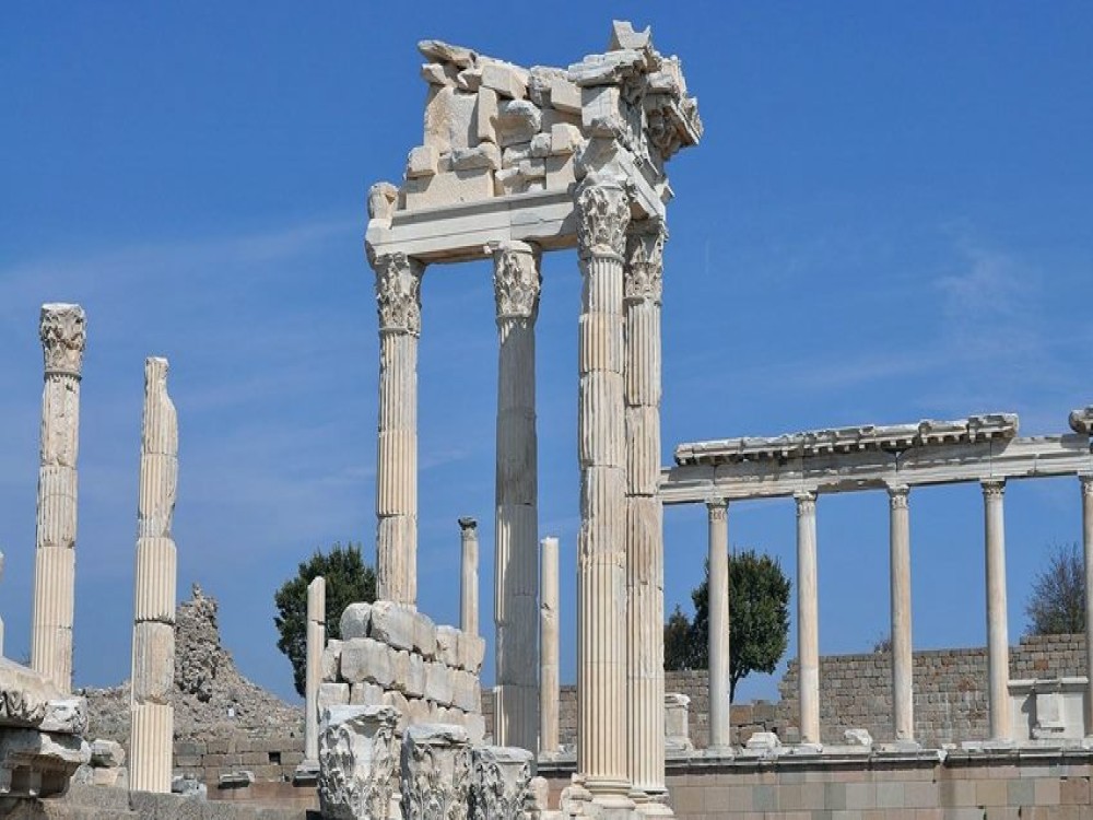From Kusadasi: Private Pergamon & Asklepion Tour | ®ExcursionMania