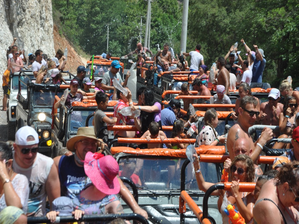 From Alanya: Taurus Mountains Jeep Safari with Lunch at Dimcay River | ®ExcursionMania