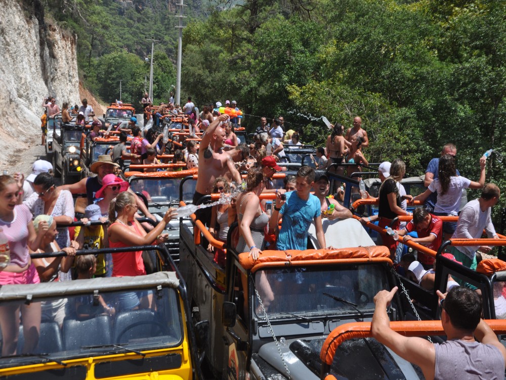 From Alanya: Taurus Mountains Jeep Safari with Lunch at Dimcay River | ®ExcursionMania