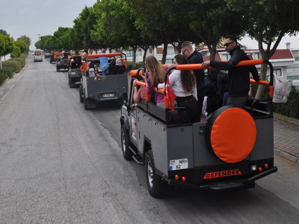 From Alanya: Taurus Mountains Jeep Safari with Lunch at Dimcay River | ®ExcursionMania