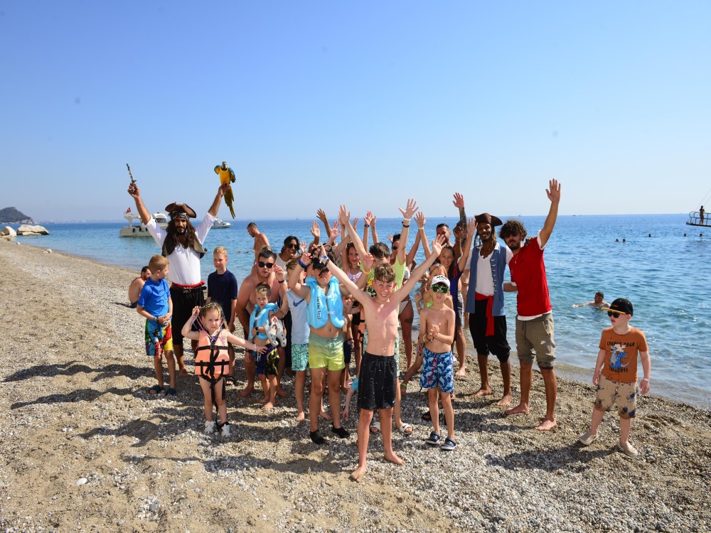 Alanya Pirate Boat Trip: Fun Food and Fantastical Views | ®ExcursionMania