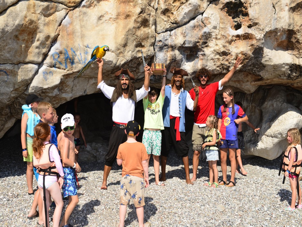 Alanya Pirate Boat Trip: Fun Food and Fantastical Views | ®ExcursionMania