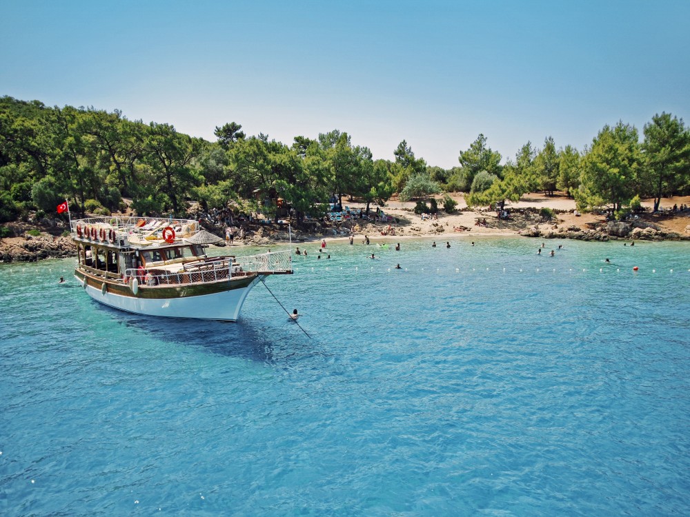 Marmaris: Cleopatra Island Boat Cruise with Lunch and Transfer | ®ExcursionMania