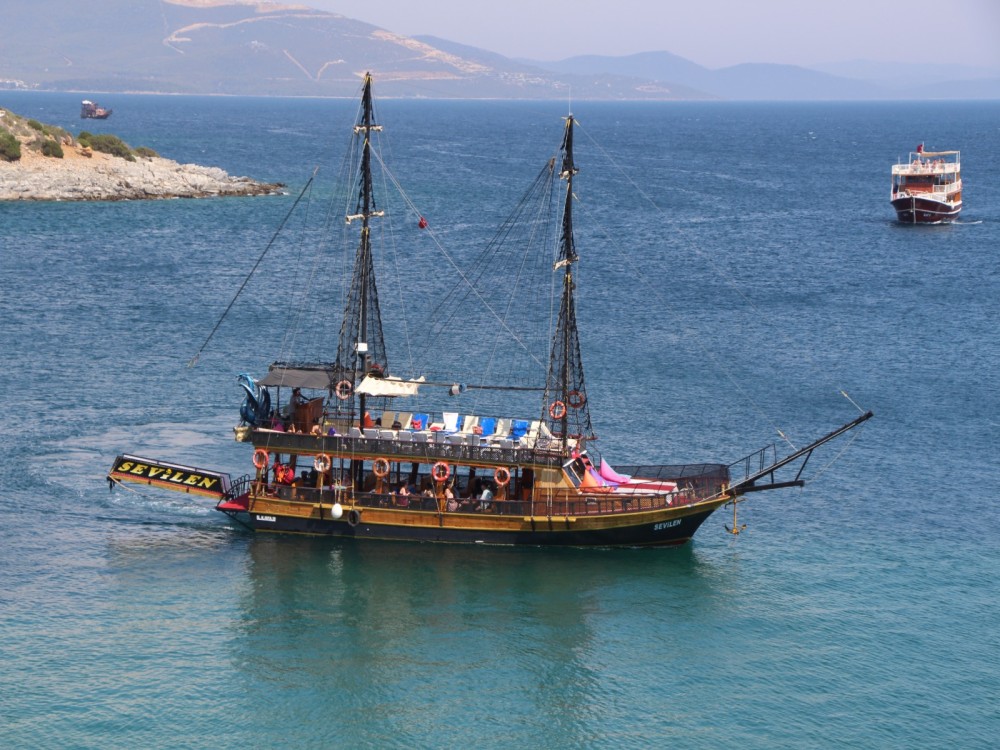 Didim Pirate Boat Trip: Fun Sun and High-Seas Adventure | ®ExcursionMania