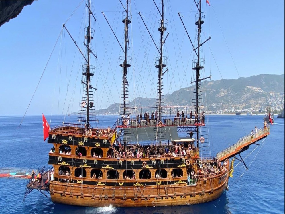 All Inclusive Alanya Pirate Boat Trip With Hotel Transfer | ®ExcursionMania