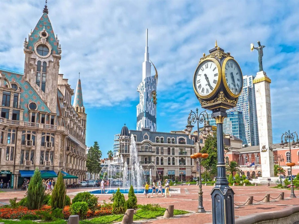 From Trabzon: Group Walking Tour through Batumi in Georgia | ®ExcursionMania