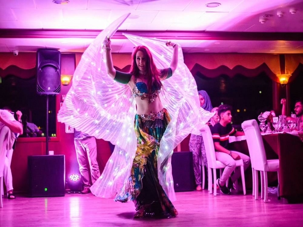 Istanbul: Bosphorus Dinner & Entertainment Cruise | ®ExcursionMania