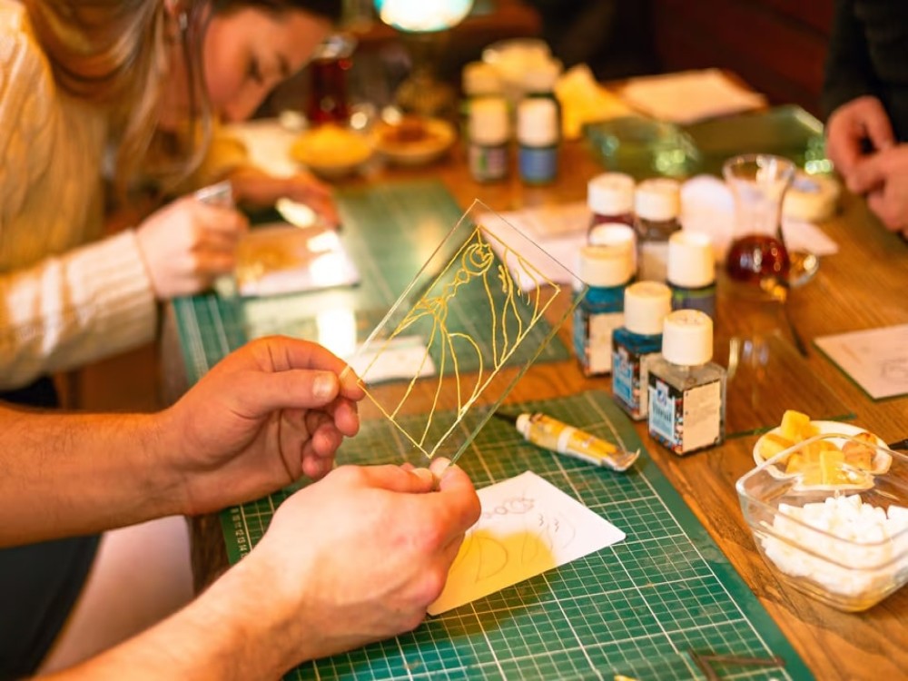 Istanbul: Traditional Stained Glass Painting Experience | ®ExcursionMania