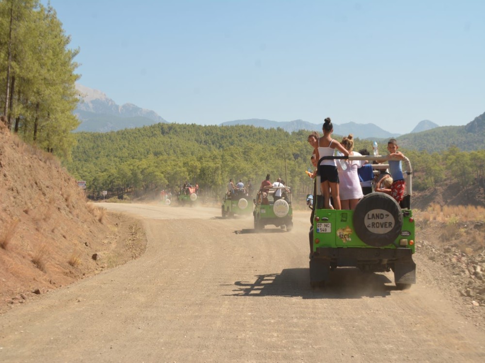 Belek: Jeep safari adventure in the Taurus Mountains | ®ExcursionMania