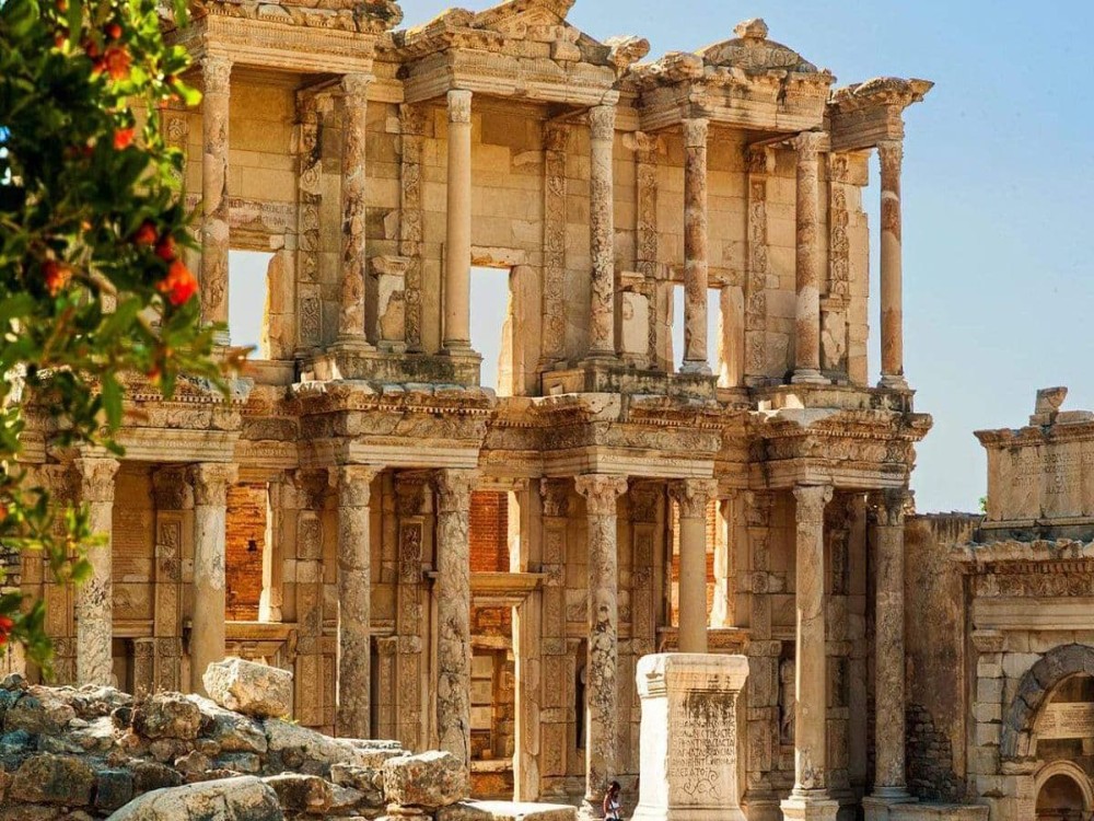 Kusadasi Ephesus: House of Mary Basilica and w Lunch | ®ExcursionMania