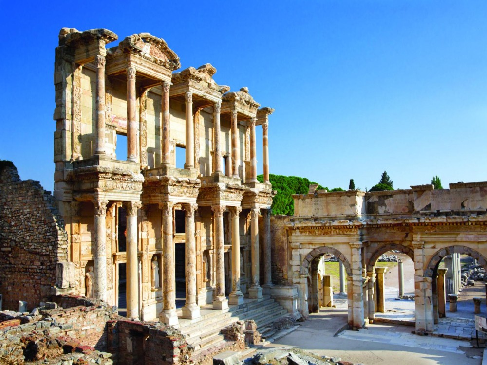 Kusadasi Ephesus: House of Mary Basilica and w Lunch | ®ExcursionMania
