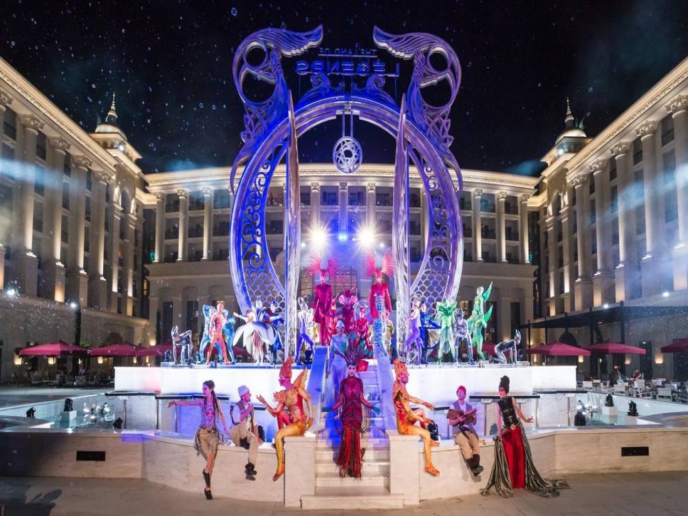 Belek: Land of Legends Night Show  Boat Parade | ®ExcursionMania