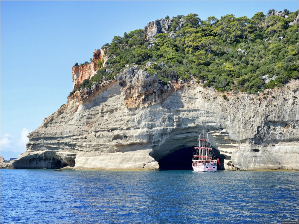 Belek Boat Tour With Mega Star Yacht | ®ExcursionMania