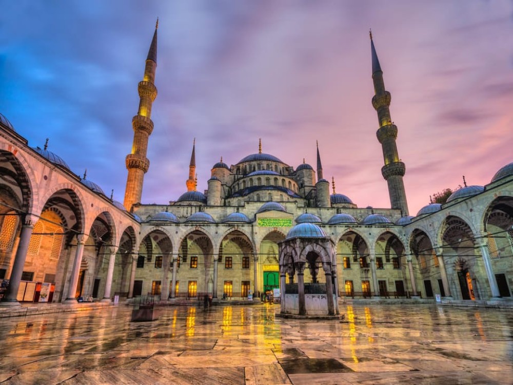 Istanbul: Hagia Sophia Blue Mosque and Grand Bazaar Tour | ®ExcursionMania