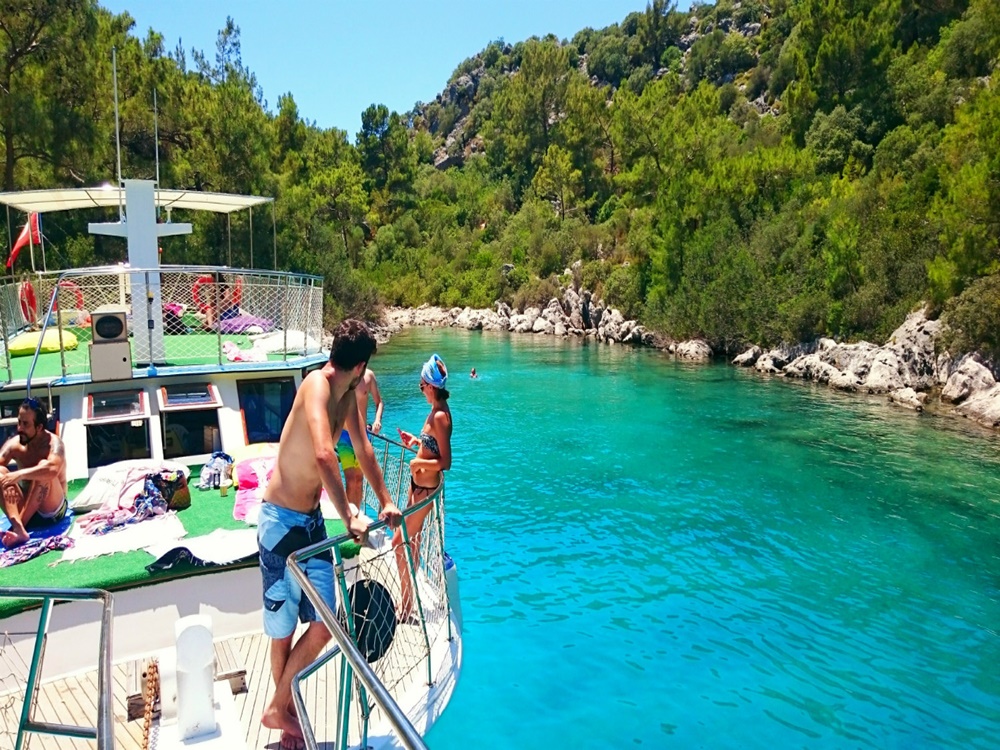 Bodrum Black Island Boat Tour With Lunch & Hotel Transfer | ®ExcursionMania