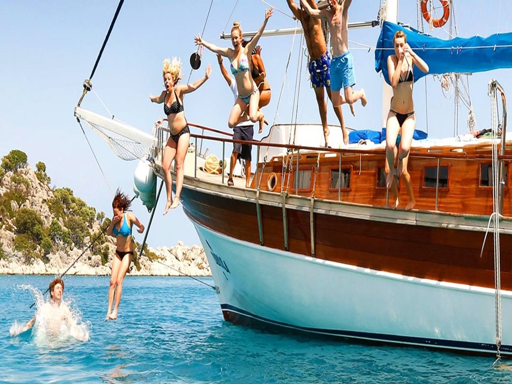 Bodrum Black Island Boat Tour With Lunch & Hotel Transfer | ®ExcursionMania