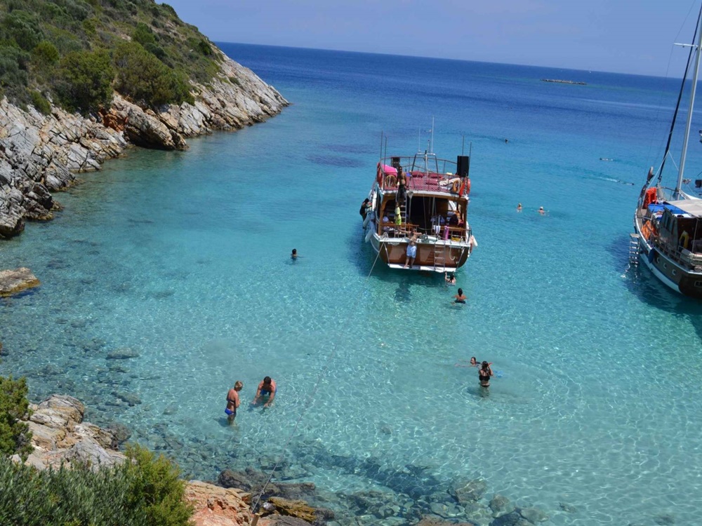 Bodrum Black Island Boat Tour With Lunch & Hotel Transfer | ®ExcursionMania