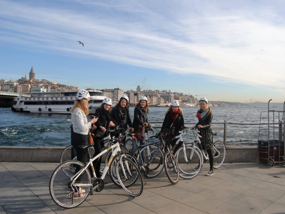 Istanbul: Eurasia Bike  Boat Half-Day Tour | ®ExcursionMania
