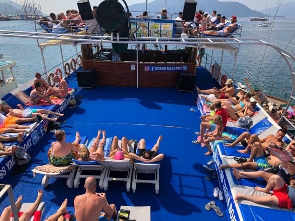 Marmaris Big Boss Yagna Boat Trip W/ Hotel Transfer Service | ®ExcursionMania
