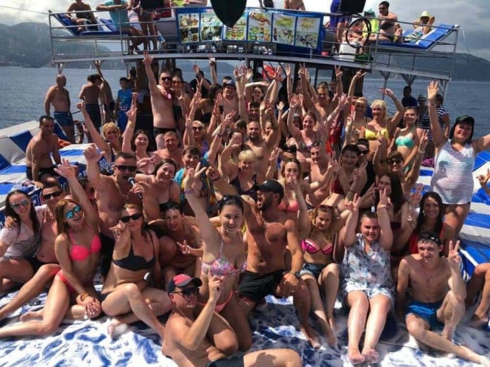 Marmaris Big Boss Yagna Boat Trip W/ Hotel Transfer Service | ®ExcursionMania
