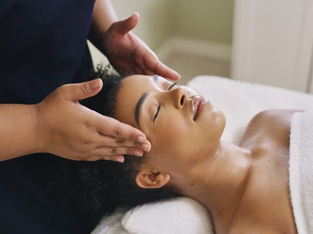 Cleopatras Deluxe Spa Treatment with Massage, Sauna, and Jacuzzi | ®ExcursionMania