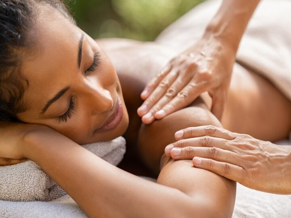 Cleopatras Deluxe Spa Treatment with Massage, Sauna, and Jacuzzi | ®ExcursionMania