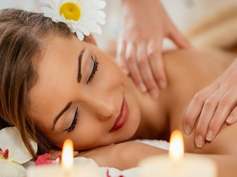 Cleopatras Deluxe Spa Treatment with Massage, Sauna, and Jacuzzi | ®ExcursionMania