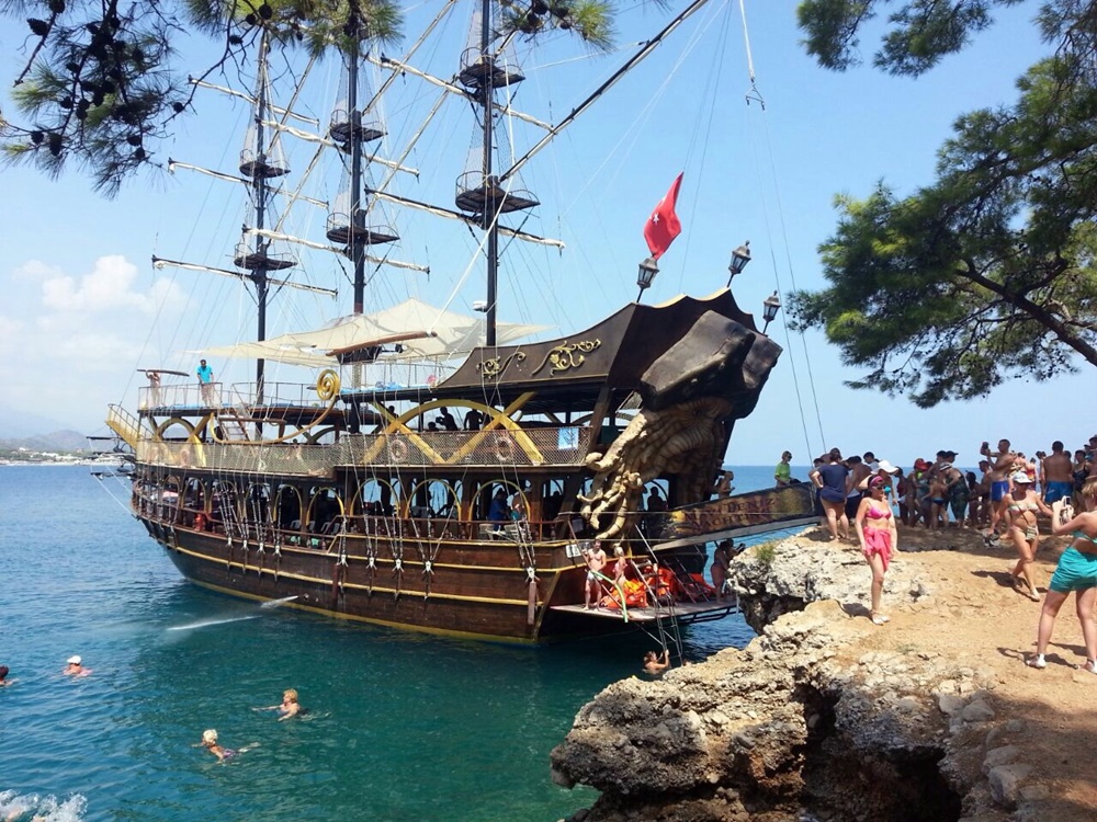 City of Side: Pirate Boat Trip with Lunch & Transfer | ®ExcursionMania